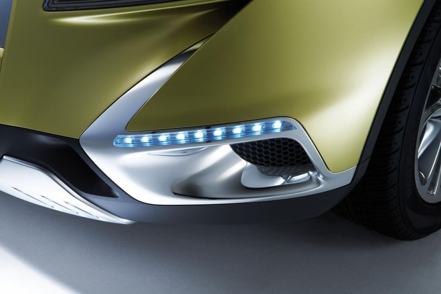  Suzuki S-Cross Concept 2012 года  (фото 8 из 18)